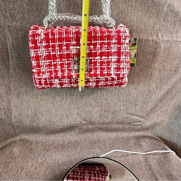 Badgley Mischka Red & White Tweed Crossbody NEW / NWT  (Retail: $149) ✨ - Picture 16 of 17